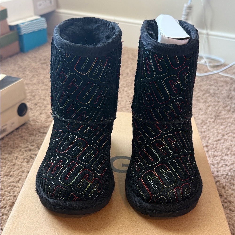 UGG Classic II Graphic Stitch Suede Toddler Boot